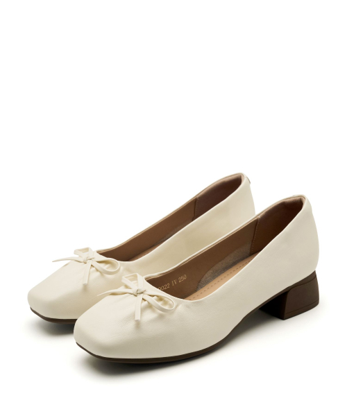 SPUR(シュプール)の「CLAUD ソフトフィット リボンパンプス -WA9022(2色)(パンプス・レディース・ブラック/アイボリー・22.5cm/24cm/23cm/23.5cm/24.5cm/25cm)」の11枚目の写真