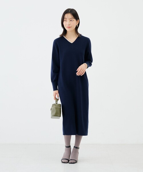 NOLLEY’S Sophi（ノーリーズソフィ）の「【WEB限定】《手洗い可能》片衿パール総針コクーンワンピース（ワンピース・レディース・グレー/ダークネイビー・36/38）」の4枚目の写真