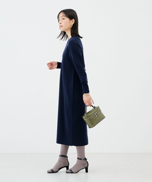 NOLLEY’S Sophi（ノーリーズソフィ）の「【WEB限定】《手洗い可能》片衿パール総針コクーンワンピース（ワンピース・レディース・グレー/ダークネイビー・36/38）」の5枚目の写真
