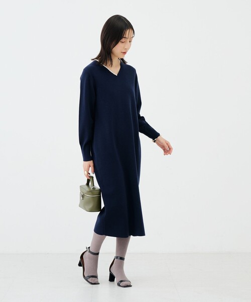 NOLLEY’S Sophi（ノーリーズソフィ）の「【WEB限定】《手洗い可能》片衿パール総針コクーンワンピース（ワンピース・レディース・グレー/ダークネイビー・36/38）」の9枚目の写真