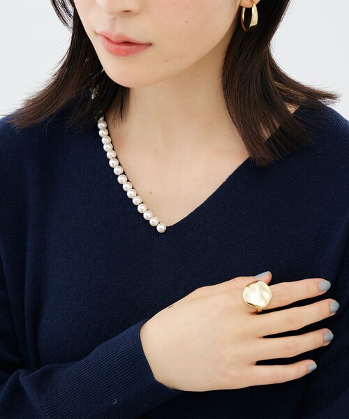 NOLLEY’S Sophi（ノーリーズソフィ）の「【WEB限定】《手洗い可能》片衿パール総針コクーンワンピース（ワンピース・レディース・グレー/ダークネイビー・36/38）」の12枚目の写真