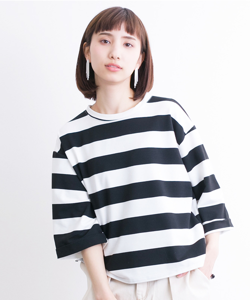 MERLOT(メルロー)の「ボーダーワイドクロップドトップス1017/1128(Tシャツ/カットソー・レディース・ネイビー/イエロー/ブラック/カーキ・FREE)」の1枚目の写真