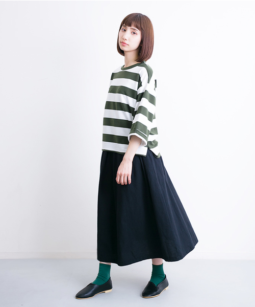 MERLOT(メルロー)の「ボーダーワイドクロップドトップス1017/1128(Tシャツ/カットソー・レディース・ネイビー/イエロー/ブラック/カーキ・FREE)」の16枚目の写真