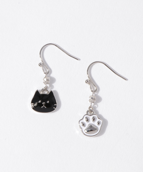 TONE SELECT GOODS（トーンセレクトグッズ）の「【Little Sanctuary】Pretty cat / ピアス（ピアス（両耳用）・レディース・ブラック/ホワイト・FREE）」の2枚目の写真