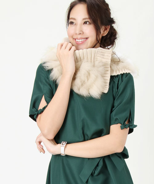 sankyo shokai（サンキョウショウカイ）の「ラクーンファー＆ ニットスヌード（ネックウォーマー/スヌード・レディース・ベージュ/ダークブラウン/ナチュラル/ブラック/アッシュグレー・FREE）」の4枚目の写真