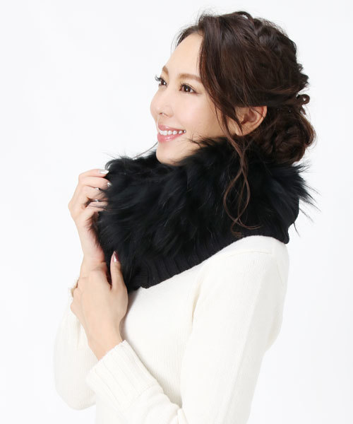 sankyo shokai（サンキョウショウカイ）の「ラクーンファー＆ ニットスヌード（ネックウォーマー/スヌード・レディース・ベージュ/ダークブラウン/ナチュラル/ブラック/アッシュグレー・FREE）」の2枚目の写真