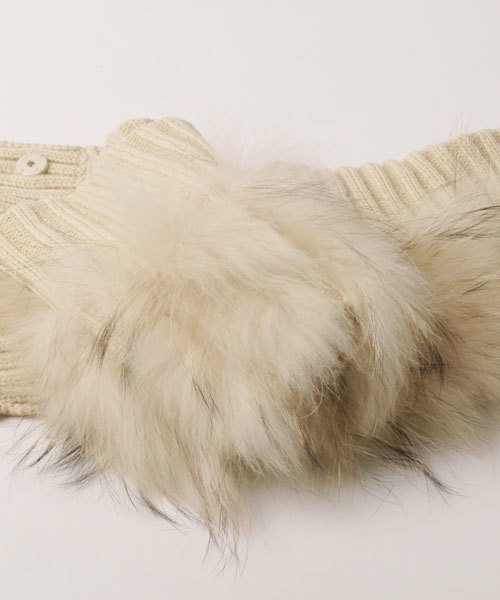 sankyo shokai（サンキョウショウカイ）の「ラクーンファー＆ ニットスヌード（ネックウォーマー/スヌード・レディース・ベージュ/ダークブラウン/ナチュラル/ブラック/アッシュグレー・FREE）」の10枚目の写真