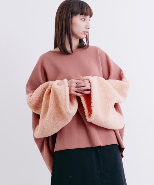 MERLOT（メルロー）の「ボアワイドスリーブビッグシルエットスウェットプルオーバー1100（スウェット・レディース・アイボリー/ブラック/グレー/ベージュ/ピンク・FREE）」の5枚目の写真