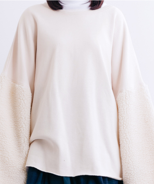MERLOT（メルロー）の「ボアワイドスリーブビッグシルエットスウェットプルオーバー1100（スウェット・レディース・アイボリー/ブラック/グレー/ベージュ/ピンク・FREE）」の9枚目の写真