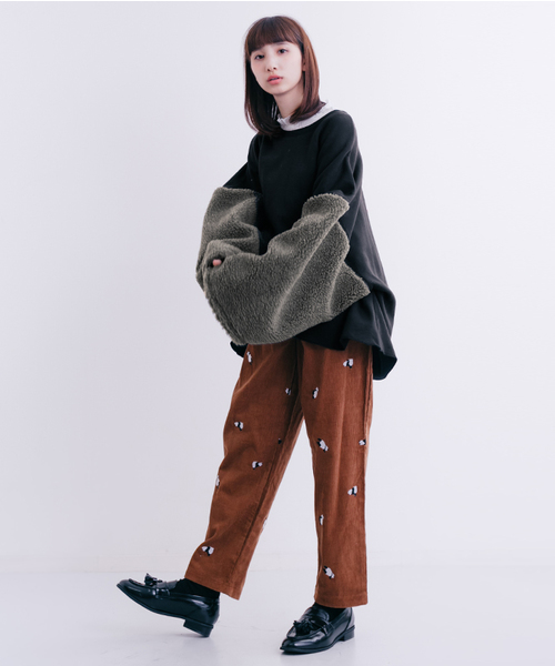 MERLOT（メルロー）の「ボアワイドスリーブビッグシルエットスウェットプルオーバー1100（スウェット・レディース・アイボリー/ブラック/グレー/ベージュ/ピンク・FREE）」の6枚目の写真