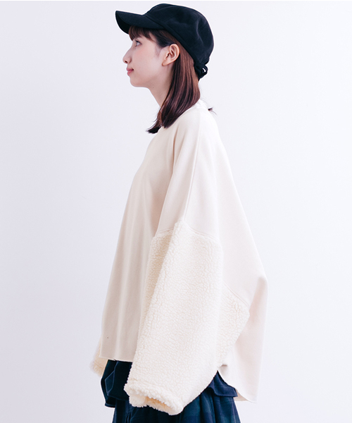 MERLOT（メルロー）の「ボアワイドスリーブビッグシルエットスウェットプルオーバー1100（スウェット・レディース・アイボリー/ブラック/グレー/ベージュ/ピンク・FREE）」の19枚目の写真