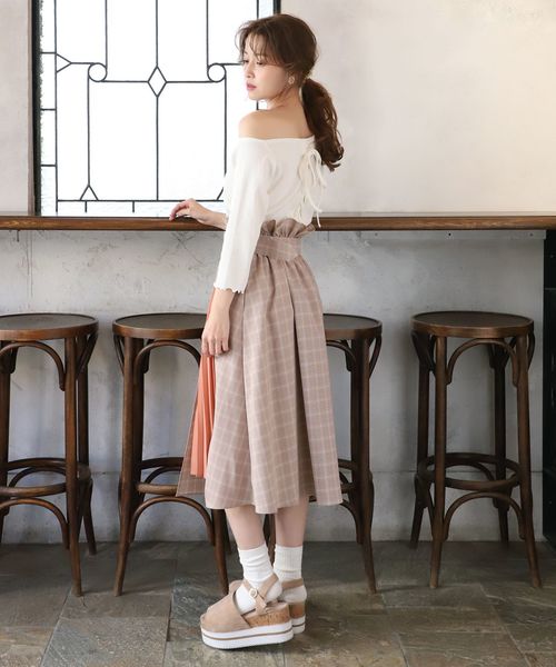one after another NICE CLAUP(ワンアフターアナザーナイスクラップ)の「プリーツ切り替え膝丈スカート(スカート・レディース・ベージュ/パープル/チェック・FREE)」の7枚目の写真
