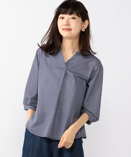 Petit Honfleur(プチオンフルール)の「【COOLER TOUCHシリーズ】スキッパーシャツ(シャツ/ブラウス・レディース・ブルー/ネイビー/ベージュ・M size/L size)」の2枚目の写真