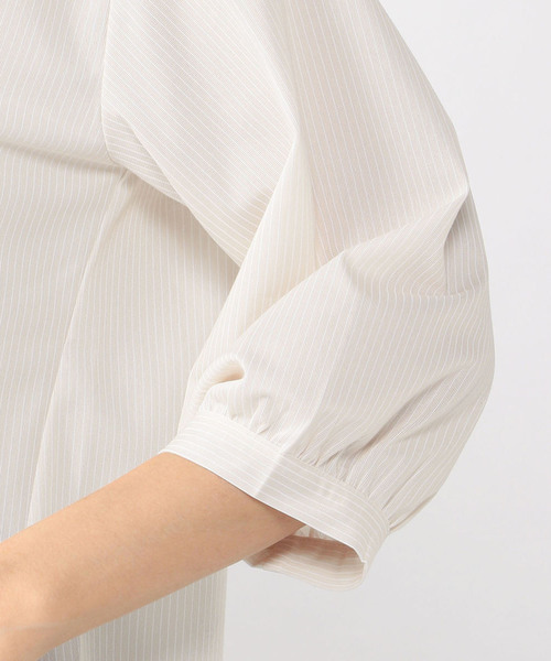 Petit Honfleur(プチオンフルール)の「【COOLER TOUCHシリーズ】スキッパーシャツ(シャツ/ブラウス・レディース・ブルー/ネイビー/ベージュ・M size/L size)」の12枚目の写真