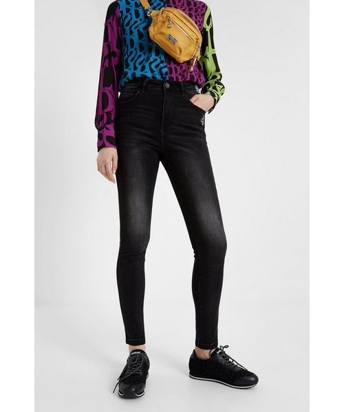 Desigual(デシグアル)の「デニムロングパンツ NEW YORK BW(デニムパンツ・レディース・ブルー・32inch/28inch/34inch/24inch/26inch/30inch/27inch/29inch/33inch/25inch/31inch)」の1枚目の写真