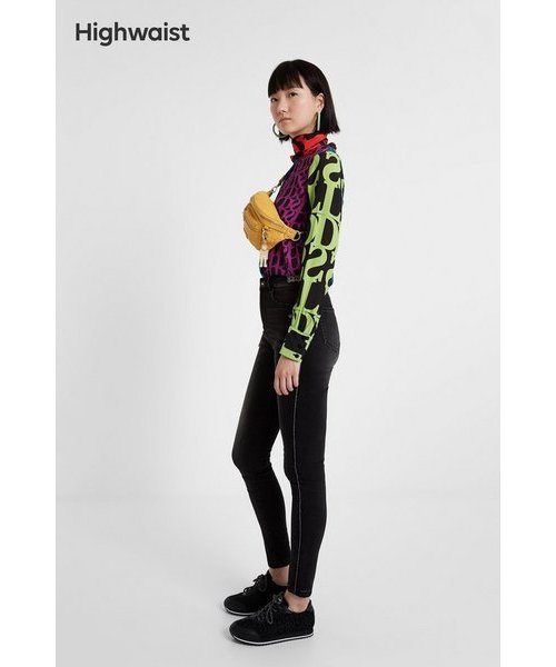 Desigual(デシグアル)の「デニムロングパンツ NEW YORK BW(デニムパンツ・レディース・ブルー・32inch/28inch/34inch/24inch/26inch/30inch/27inch/29inch/33inch/25inch/31inch)」の3枚目の写真