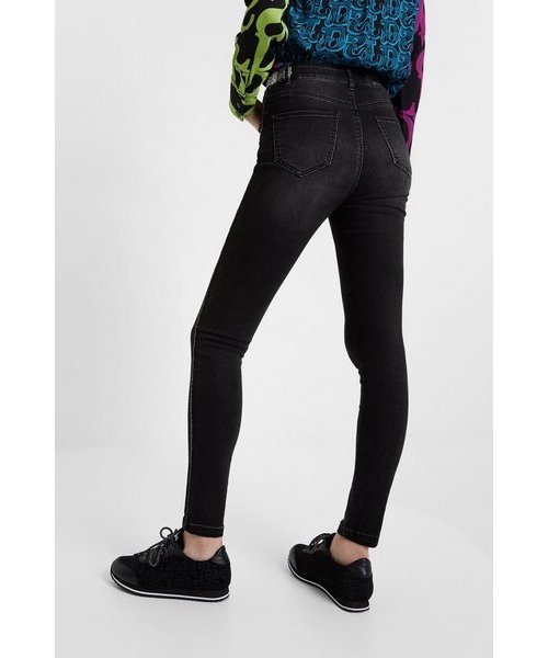 Desigual(デシグアル)の「デニムロングパンツ NEW YORK BW(デニムパンツ・レディース・ブルー・32inch/28inch/34inch/24inch/26inch/30inch/27inch/29inch/33inch/25inch/31inch)」の5枚目の写真
