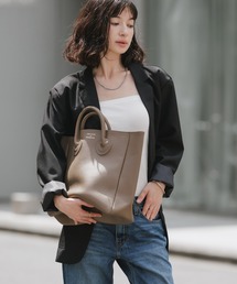 YOUNG & OLSEN/ヤングアンドオルセン EMBOSSED LEATHER TOTE M レザートートバッグ/エンボスレザートートスクエア 秋 秋服 2026年秋冬