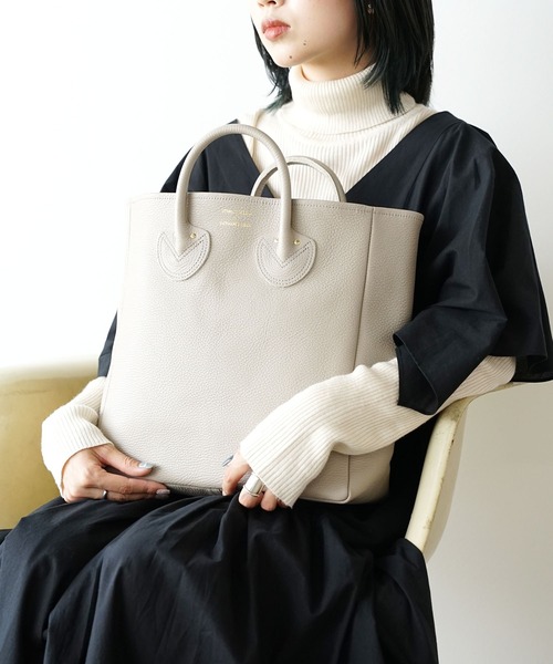 YOUNG&OLSEN The DRYGOODS STORE(ヤングアンドオルセン)の「YOUNG & OLSEN/ヤングアンドオルセン EMBOSSED LEATHER TOTE M レザートートバッグ/エンボスレザートートスクエア 2026年秋冬 秋服 冬服(トートバッグ・レディース・ブラック/ベージュ/ブラウン/ピンク/ミント/シルバー/グリーン/レッド/チョコ/オリーブ/ブルー系その他/ブラウン系その他/グレー/カーキ/ダークブラウン・FREE)」の20枚目の写真