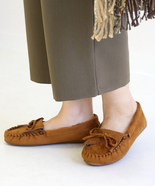 AmiAmi(アミアミ)の「《2019AW新作》内側ファーであったかい!フリンジモカシン(モカシン/デッキシューズ)」|キャメル