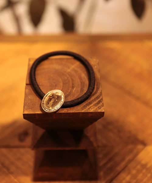 amp japan(アンプジャパン)の「Color Mary Hair Ornament(カラー マリア ヘアゴム/シルバー)(ヘアゴム・メンズ・ブラック/ブルー/パープル・FREE)」の1枚目の写真