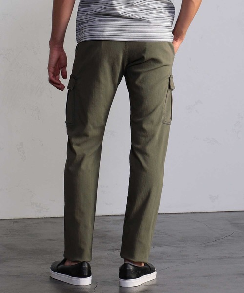 MEN'S BIGI(メンズビギ)の「ハイパワーストレッチ ヘリンボーンカーゴパンツ(カーゴパンツ・メンズ・ベージュ/カーキ・04/02/03/01)」の10枚目の写真