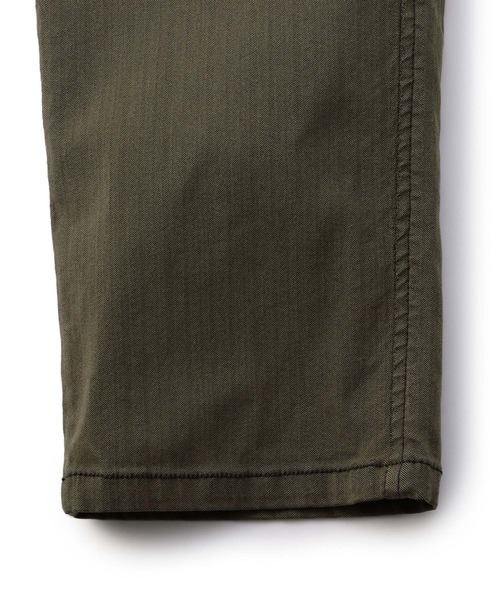 MEN'S BIGI(メンズビギ)の「ハイパワーストレッチ ヘリンボーンカーゴパンツ(カーゴパンツ・メンズ・ベージュ/カーキ・04/02/03/01)」の19枚目の写真