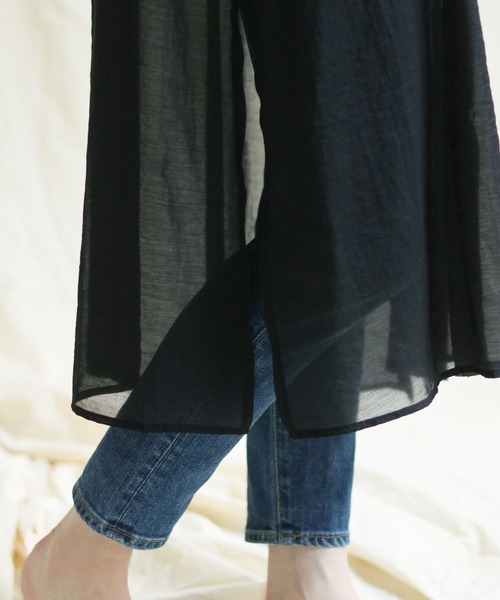 vingtrois（バントロア）の「【vingtrois】サイドスリットシアーシャツワンピース（ワンピース・レディース・ブラック/オフホワイト・M）」の13枚目の写真