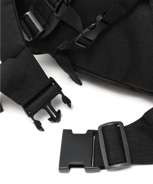WEGO（ウィゴー）の「WEGO/ビッグバックルバックパック（バックパック/リュック・メンズ・ブラック・FREE）」の2枚目の写真