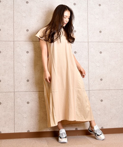 TONE SELECT WEAR（トーンセレクトウェア）の「【TONE SELECT WEAR】バックプリーツワンピース(MI)（ワンピース・レディース・チャコールグレー/ブラック/ベージュ・FREE）」の4枚目の写真