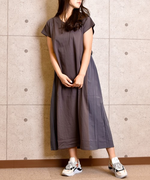 TONE SELECT WEAR（トーンセレクトウェア）の「【TONE SELECT WEAR】バックプリーツワンピース(MI)（ワンピース・レディース・チャコールグレー/ブラック/ベージュ・FREE）」の7枚目の写真
