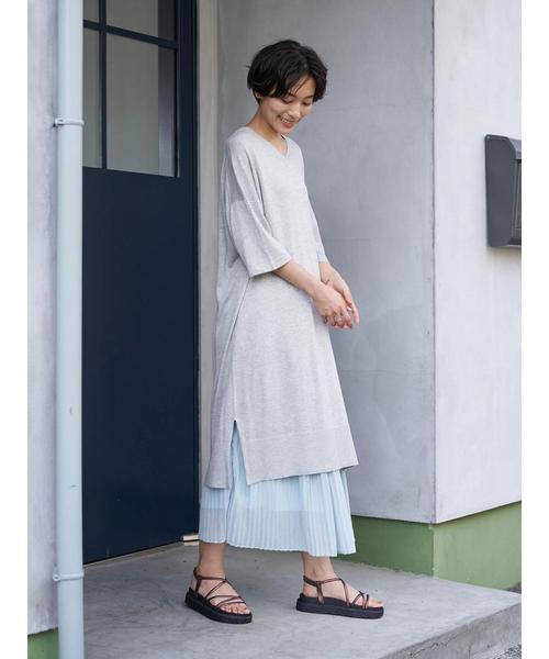 AMERICAN HOLIC（アメリカンホリック）の「Vネックサイドスリットニットチュニック　＊●（ニット/セーター・レディース・アイボリー/ベージュ系その他2/グレー系その他/ネイビー・FREE）」の9枚目の写真