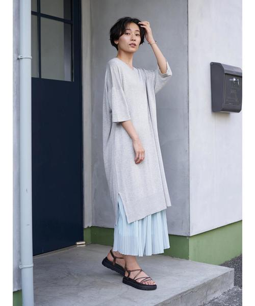 AMERICAN HOLIC（アメリカンホリック）の「Vネックサイドスリットニットチュニック　＊●（ニット/セーター・レディース・アイボリー/ベージュ系その他2/グレー系その他/ネイビー・FREE）」の11枚目の写真