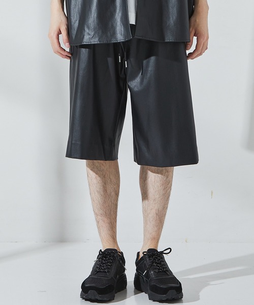UNITED TOKYO(ユナイテッドトウキョウ)の「【EC限定】フェイクレザーショートパンツ/セットアップ(その他パンツ・メンズ・ブラック/アイボリー・1/2/3)」の9枚目の写真