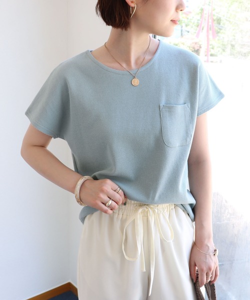 andme(アンドミー)の「コットンワッフル半袖ポケット付きドルマンTシャツ(Tシャツ/カットソー・レディース・チャコールグレー/アイボリー/グレー系その他/ブラック/ベージュ/ブルー/グリーン・M)」の7枚目の写真