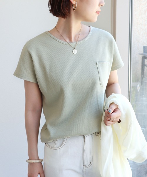 andme(アンドミー)の「コットンワッフル半袖ポケット付きドルマンTシャツ(Tシャツ/カットソー・レディース・チャコールグレー/アイボリー/グレー系その他/ブラック/ベージュ/ブルー/グリーン・M)」の6枚目の写真