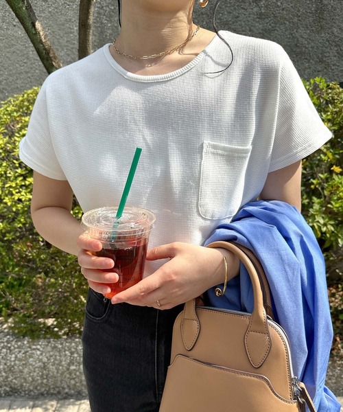 andme(アンドミー)の「コットンワッフル半袖ポケット付きドルマンTシャツ(Tシャツ/カットソー・レディース・チャコールグレー/アイボリー/グレー系その他/ブラック/ベージュ/ブルー/グリーン・M)」の15枚目の写真