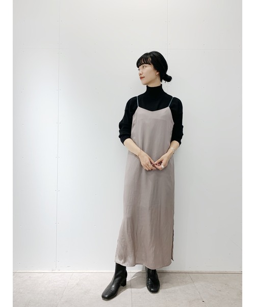 SHENERY（シーナリー）の「ウェッティサテンタイトマキシキャミワンピース（ワンピース・レディース・ブラック/グレイッシュベージュ/ピンク・FREE）」の5枚目の写真