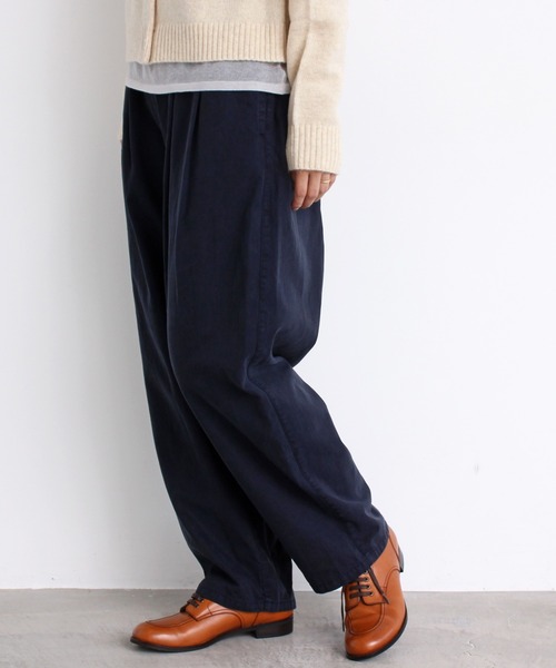 aimer le mieux（エメルミュー）の「aimer　綿テンセルタックストレートパンツ（その他パンツ・レディース・カーキ/オフホワイト/ネイビー・FREE）」の3枚目の写真