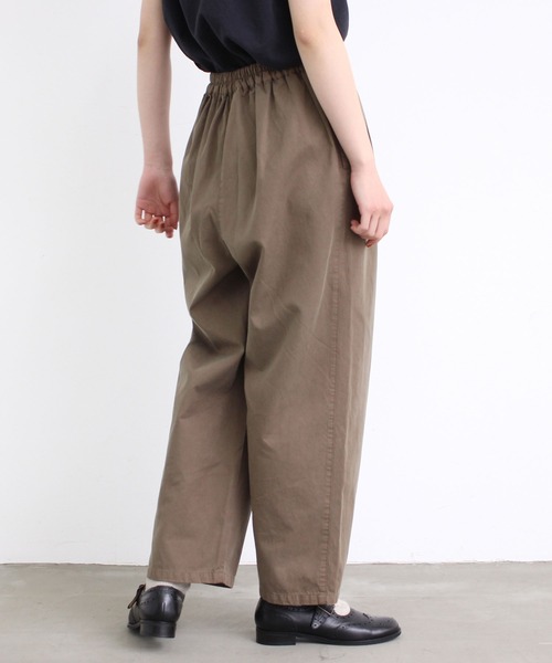 aimer le mieux（エメルミュー）の「aimer　綿テンセルタックストレートパンツ（その他パンツ・レディース・カーキ/オフホワイト/ネイビー・FREE）」の10枚目の写真