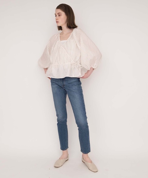 Levi's（リーバイス）の「DELILAH WRAP TOP SUGAR SWIZZLE（シャツ/ブラウス・レディース・マルチ・S/XS/M/L）」の2枚目の写真
