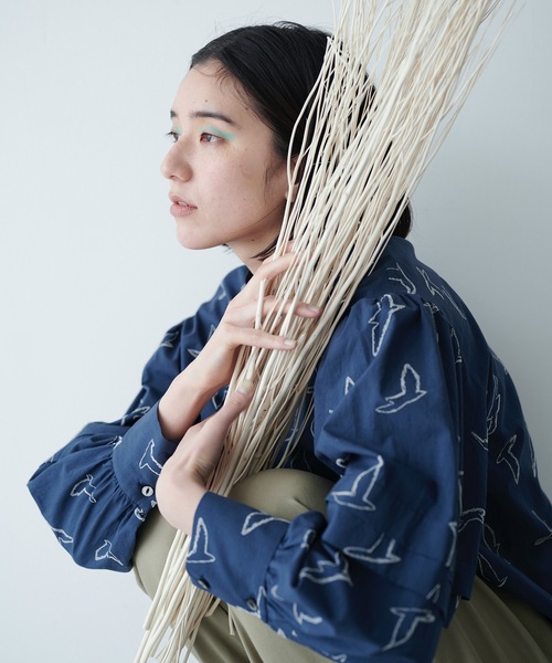 rikolekt(リコレクト)の「birds ブラウス(シャツ/ブラウス・レディース・ネイビー/キナリ・0/1)」の2枚目の写真