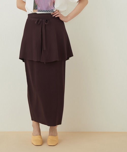 ADAM ET ROPE'（アダムエロペ）の「ラッフルベルト付ニットスカート（スカート・レディース・ダークブラウン/ホワイト系その他5・FREE）」の2枚目の写真