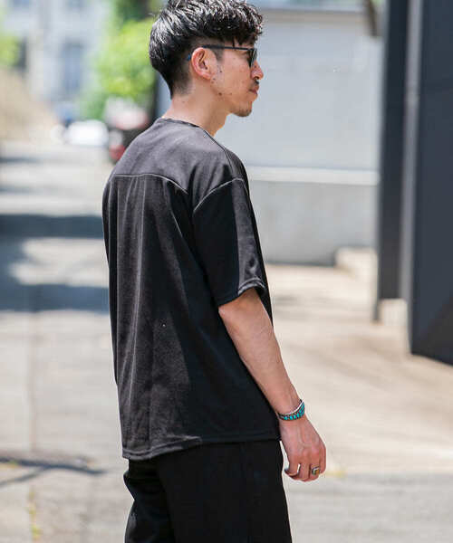 ITEMS URBANRESEARCH(アイテムズ アーバンリサーチ)の「ポンチ5分袖ビッグTシャツ(Tシャツ/カットソー・メンズ・ベージュ/ブラック/オフホワイト/カーキ・MEDIUM/LARGE)」の17枚目の写真