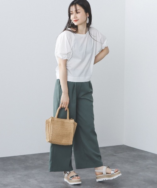 BEAMS HEART(ビームスハート)の「【WEB限定色あり/7色展開】ツイストスリーブ プルオーバー(Tシャツ/カットソー・レディース・ブラック/ネイビー/オフホワイト/イエロー/サックスブルー/オリーブ/イエロー系その他2/ダークグリーン・FREE)」の9枚目の写真