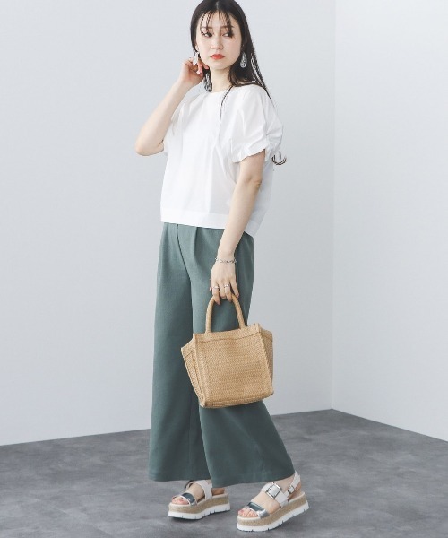 BEAMS HEART(ビームスハート)の「【WEB限定色あり/7色展開】ツイストスリーブ プルオーバー(Tシャツ/カットソー・レディース・ブラック/ネイビー/オフホワイト/イエロー/サックスブルー/オリーブ/イエロー系その他2/ダークグリーン・FREE)」の10枚目の写真