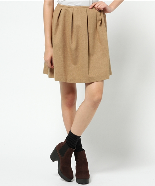 earth music&ecology（アースミュージックアンドエコロジー）の「タックフレアースカート（スカート・レディース・チャコールグレー/ブラック/オレンジ/キャメル/ダークブルー・MEDIUM/SMALL）」の5枚目の写真