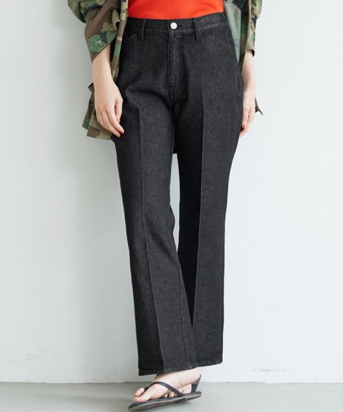 coca(coca)(コカ)の「裾フレアブラックデニムパンツ(デニムパンツ・レディース・ブラック・L/M)」の1枚目の写真