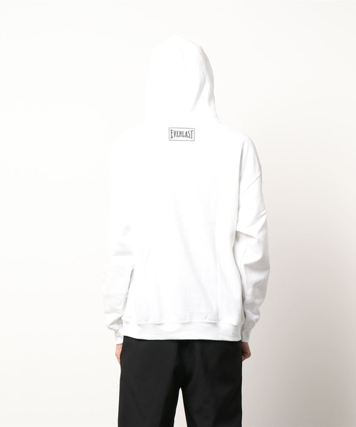 EVERLAST(スポーツ・ライフスタイル)（エバーラスト）の「【EVERLAST(エバーラスト)】ロゴフーディ（パーカー・メンズ・ホワイト/ブラック・MEDIUM/LARGE）」の3枚目の写真