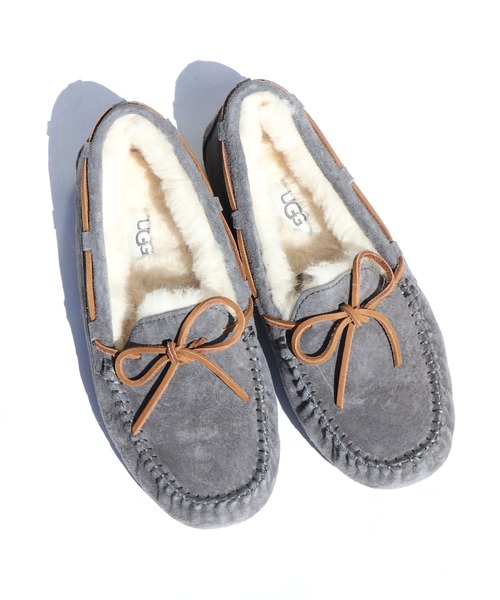 UGG(アグ)の「UGG/アグ W DAKOTA ボアモカシン フラットモカシンレースボアスリッポン ワンポイント ブランドロゴ(モカシン/デッキシューズ・レディース・ブラック/グレー/ダークブラウン/ベージュ・US6/US7/US5)」の5枚目の写真